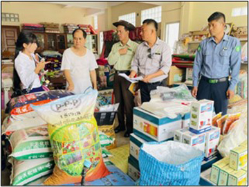 ရှမ်းပြည်နယ်၊ နမ့်စန်ခရိုင်၊ ကွန်ဟိန်းမြို့နယ်၊ ကွန်ဟိန်းမြို့၊ ပြည်ထောင်စုလမ်းဘေးရှိ ယူရီးယားဓာတ်မြေဩဇာဆိုင်များအား ဈေးနှုန်းမြှင့်တင်ရောင်းချမှု ရှိ/မရှိ ကွင်းဆင်းစစ်ဆေးမှု မှတ်တမ်းဓာတ်ပုံ။