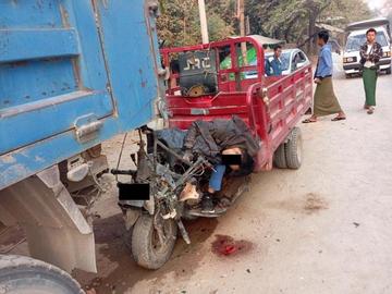 မန္တလေးတိုင်းဒေသကြီး၊ ပုသိမ်ကြီးမြို့နယ်၌ ယာဉ်တိုက်မှုဖြစ်ပွား၍   အမျိုးသား တစ်ဦး သေဆုံးမှု မှတ်တမ်းဓာတ်ပုံ။