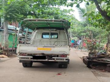 ရန်ကုန်တိုင်းဒေသကြီး၊ လှိုင်သာယာ(အရှေ့ပိုင်း)မြို့နယ်၌ ယာဉ်တိုက်မှု  ဖြစ်ပွားခဲ့သည့် မော်တော်ယာဉ်၏ မှတ်တမ်းဓာတ်ပုံ။