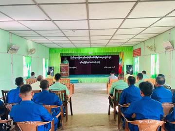 မွန်ပြည်နယ်၊ ကျိုက်ထိုမြို့နယ်၌ ပြည်သူ့လုံခြုံရေးနှင့်အကြမ်းဖက်နှိမ်နင်းရေးအဖွဲ့ဝင်များ စွမ်းရည်မြှင့်မွမ်းမံသင်တန်း ဖွင့်ပွဲအခမ်းအနား ကျင်းပမှု မှတ်တမ်းဓာတ်ပုံ။