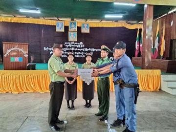 မကွေးတိုင်းဒေသကြီး၊ မင်းဘူးမြို့နယ်၌ ပြည်သူ့လုံခြုံရေးနှင့်အကြမ်းဖက်နှိမ်နင်းရေးအဖွဲ့ဝင်များ စွမ်းရည်မြှင့်မွမ်းမံသင်တန်း ဖွင့်ပွဲအခမ်းအနား ကျင်းပမှု မှတ်တမ်းဓာတ်ပုံ။